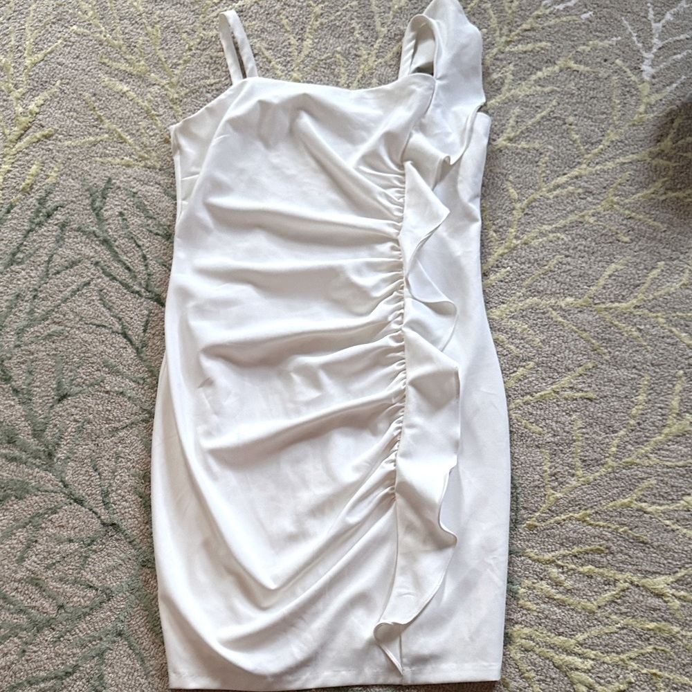 Guess ruffle rusched form fitting stretch cocktail dress 14